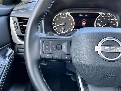 Used 2025 Nissan Rogue SV AWD/4WD image 20