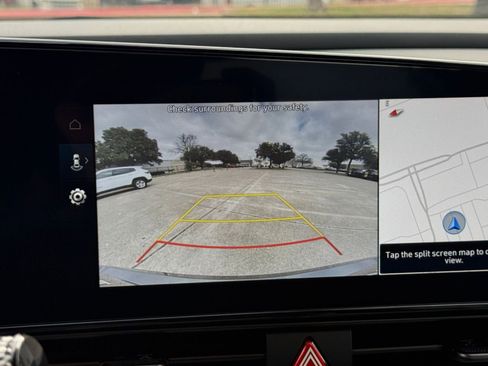 Used 2025 Hyundai Elantra Limited image 17