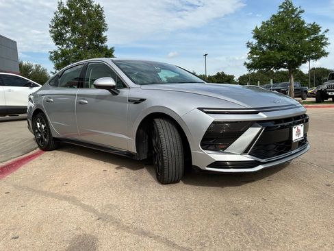 Used 2025 Hyundai Sonata SEL FWD image 4