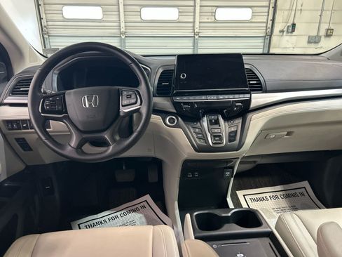 Used 2025 Honda Odyssey EX-L image 4