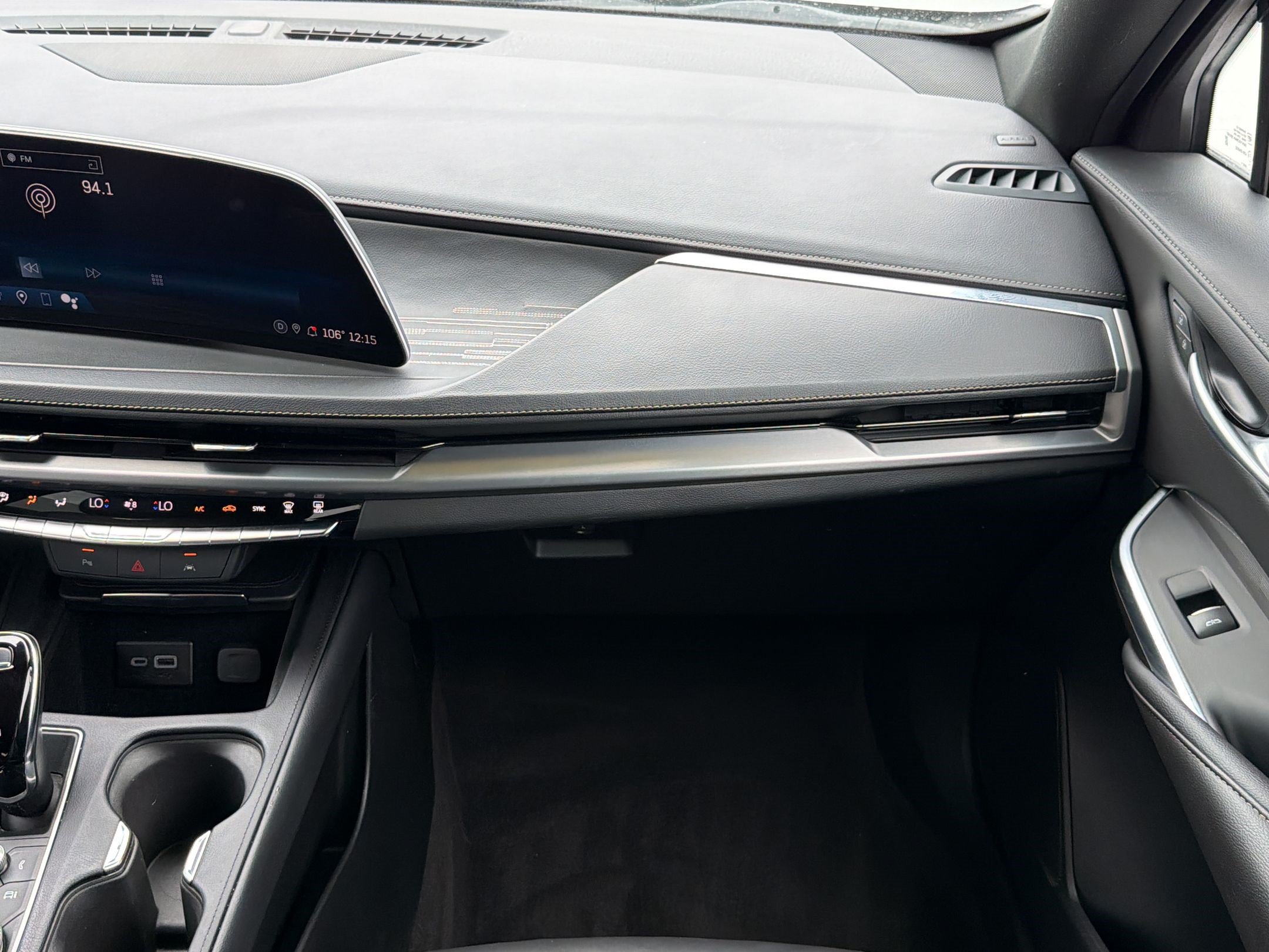Used 2024 Cadillac XT4 Premium Luxury FWD image 28