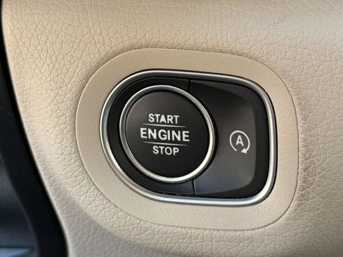 Used 2022 Mercedes-Benz GLS 450 4MATIC image 28