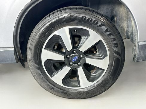 Used 2018 Subaru Forester 2.5i Premium AWD/4WD image 11