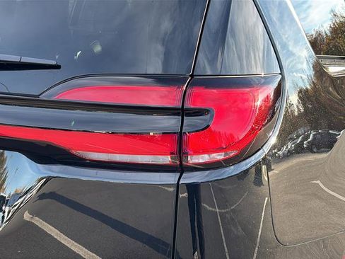 New 2026 Chrysler Pacifica Select image 13