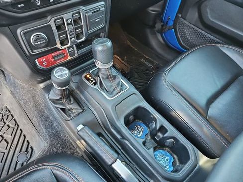Used 2022 Jeep Gladiator Mojave w/ LED Lighting Group AWD/4WD image 22