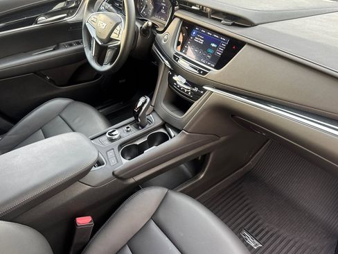 Used 2025 Cadillac XT5 Premium Luxury w/ Technology Package image 18