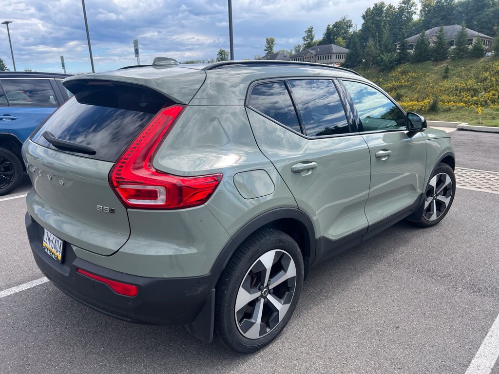 Used 2023 Volvo XC40 B5 Plus w/ Driver Assist Package AWD/4WD image 18