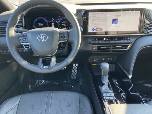 Used 2025 Toyota Camry XSE FWD image 13