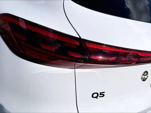Used 2025 Audi Q5 Premium w/ Convenience Package AWD/4WD image 23