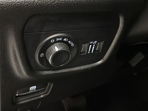 Used 2025 Jeep Grand Cherokee L Altitude image 22