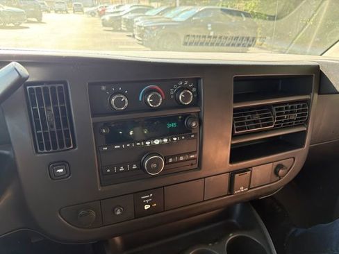 Used 2018 GMC Savana 2500 w/ Driver Convenience Package RWD image 23
