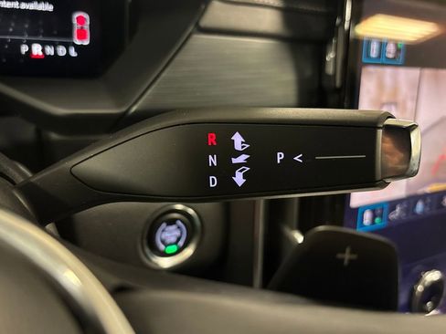 Used 2025 GMC Acadia Elevation image 43