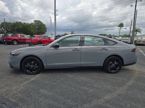 Certified 2025 Honda Accord SE image 6