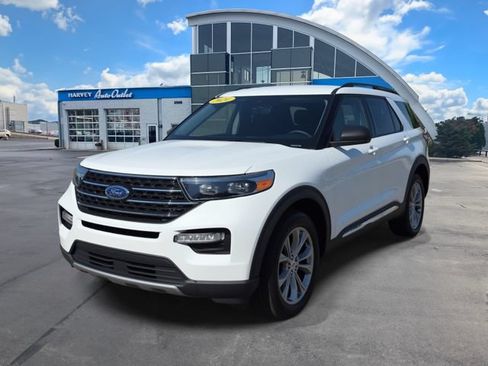 Used 2024 Ford Explorer XLT w/ Equipment Group 202A AWD/4WD image 1