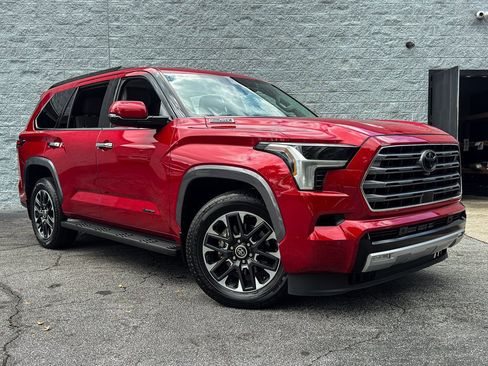 Used 2023 Toyota Sequoia Limited image 9