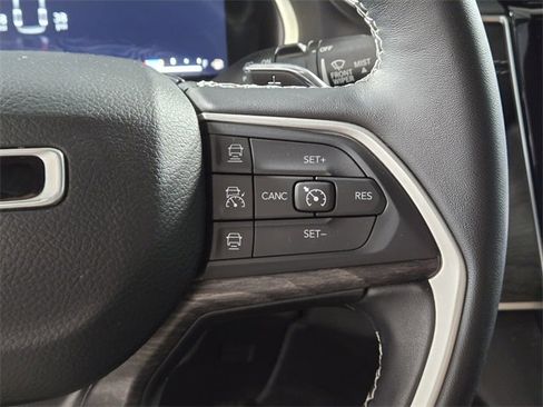 Used 2022 Jeep Grand Cherokee L Limited image 32