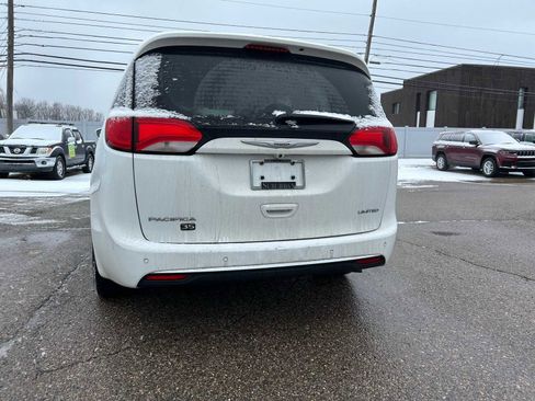 Certified 2020 Chrysler Pacifica Limited image 23