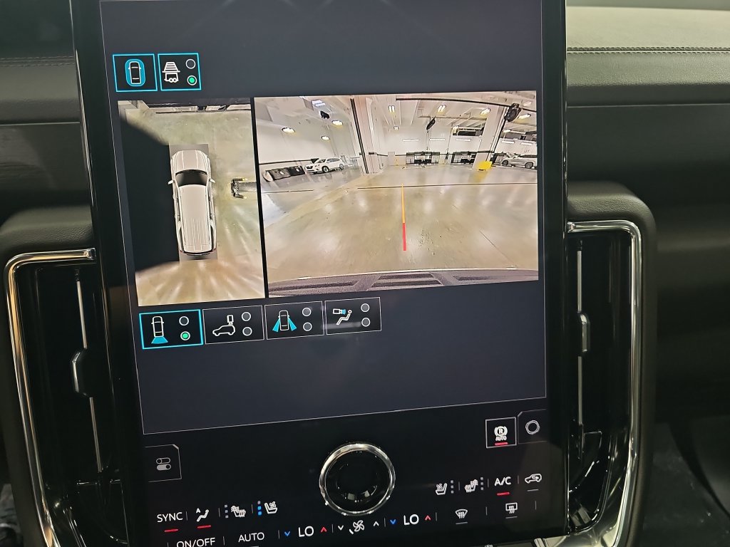 Used 2026 GMC Yukon XL Denali w/ Sun & Power Step Package AWD/4WD image 25
