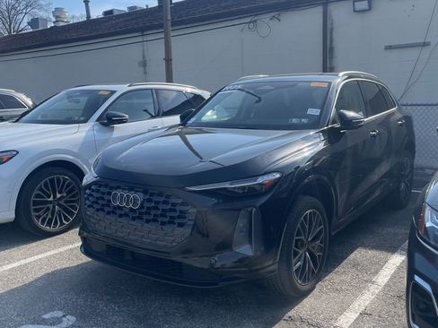 Used 2025 Audi Q5 Premium Plus w/ Premium Plus image 1