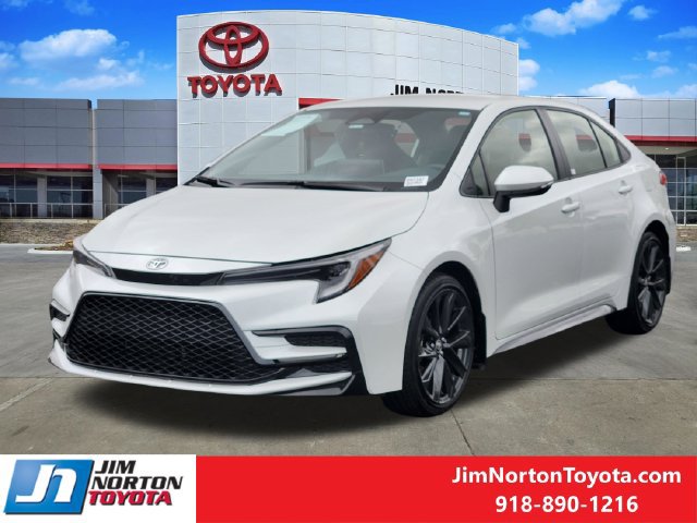 Used 2026 Toyota Corolla SE w/ SE Premium Package FWD image 4