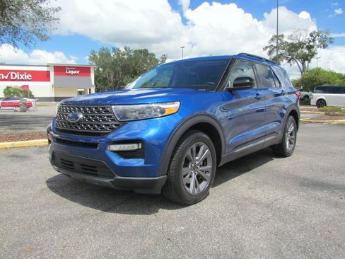 Used 2022 Ford Explorer XLT w/ Equipment Group 202A RWD image 2