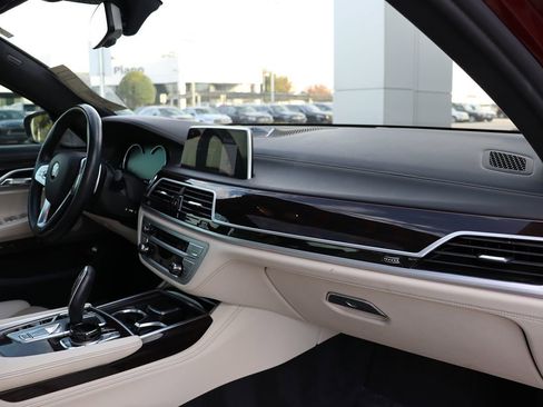 Used 2019 BMW 750i xDrive w/ Luxury Rear Seating Package image 19