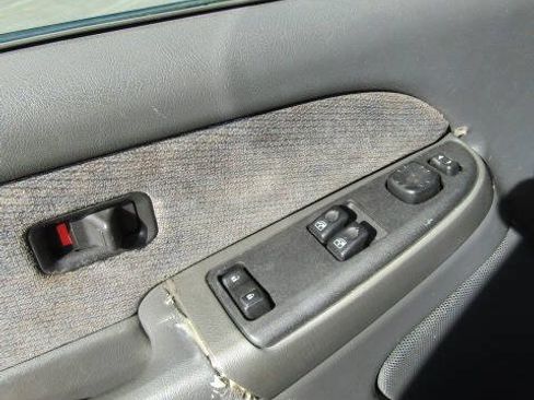 Used 2003 GMC Sierra 2500 SLE w/ Skid Plate Package AWD/4WD image 17
