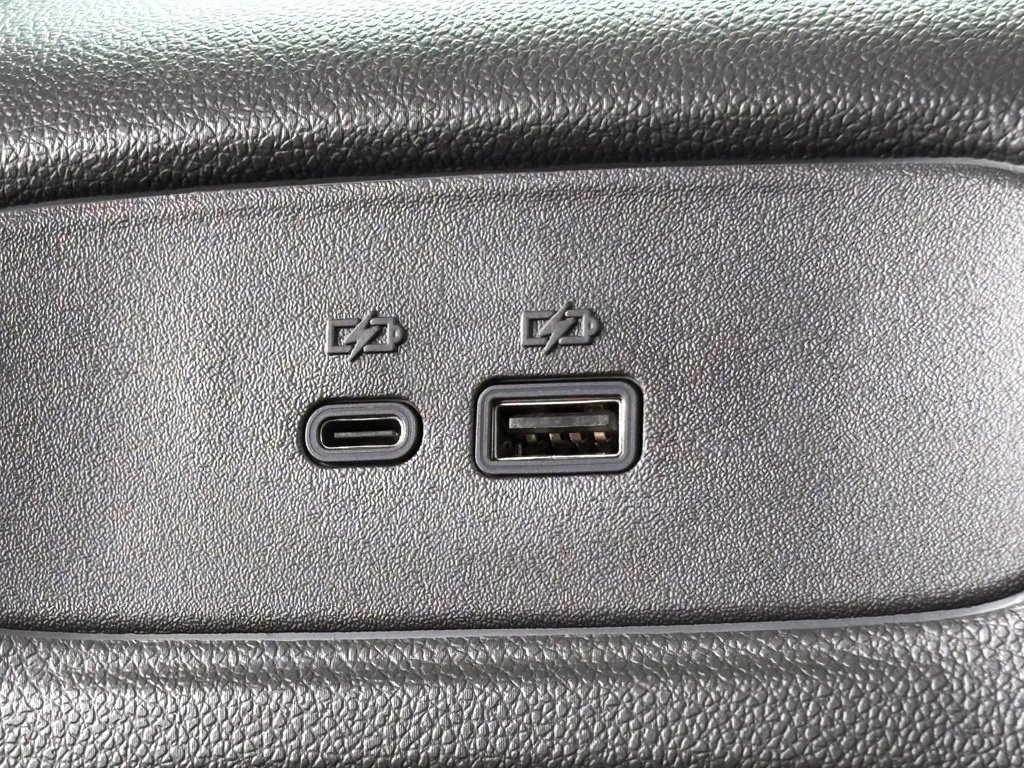 New 2026 Chevrolet Trax ACTIV w/ Sunroof Package FWD image 19