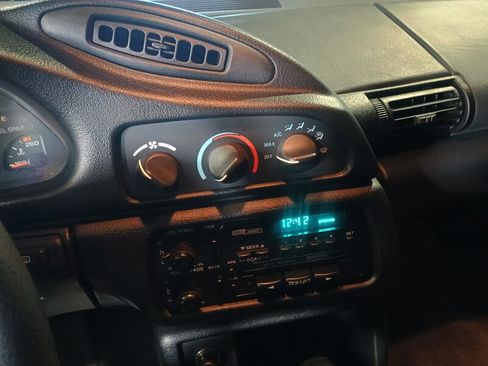 Used 1995 Chevrolet Camaro Z28 image 23