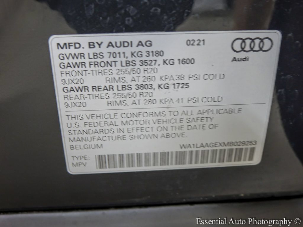 Used 2021 Audi e-tron Premium Plus w/ Premium Plus Package AWD/4WD image 34