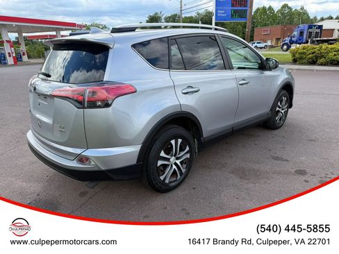 Used 2017 Toyota RAV4 LE AWD/4WD image 5
