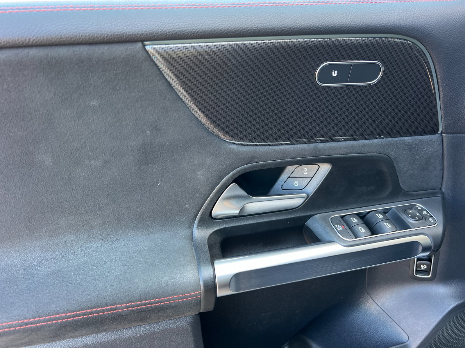 Used 2022 Mercedes-Benz GLB 250 image 10