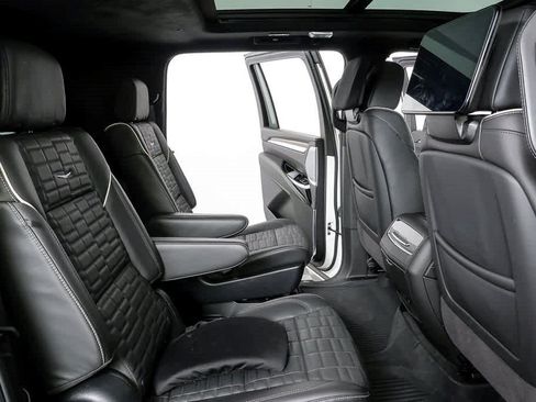 Certified 2025 Cadillac Escalade ESV Sport Platinum AWD/4WD image 27
