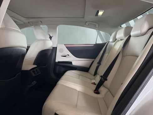 Certified 2025 Lexus ES 350 w/ Premium Package FWD image 10
