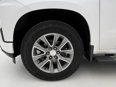 Used 2019 Chevrolet Silverado 1500 High Country w/ Z71 Off-Road Package image 28