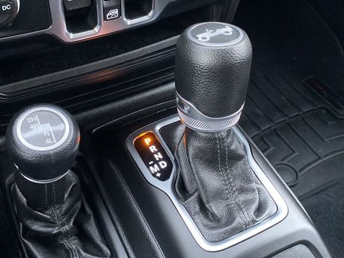 Used 2019 Jeep Wrangler Unlimited Sport S image 19