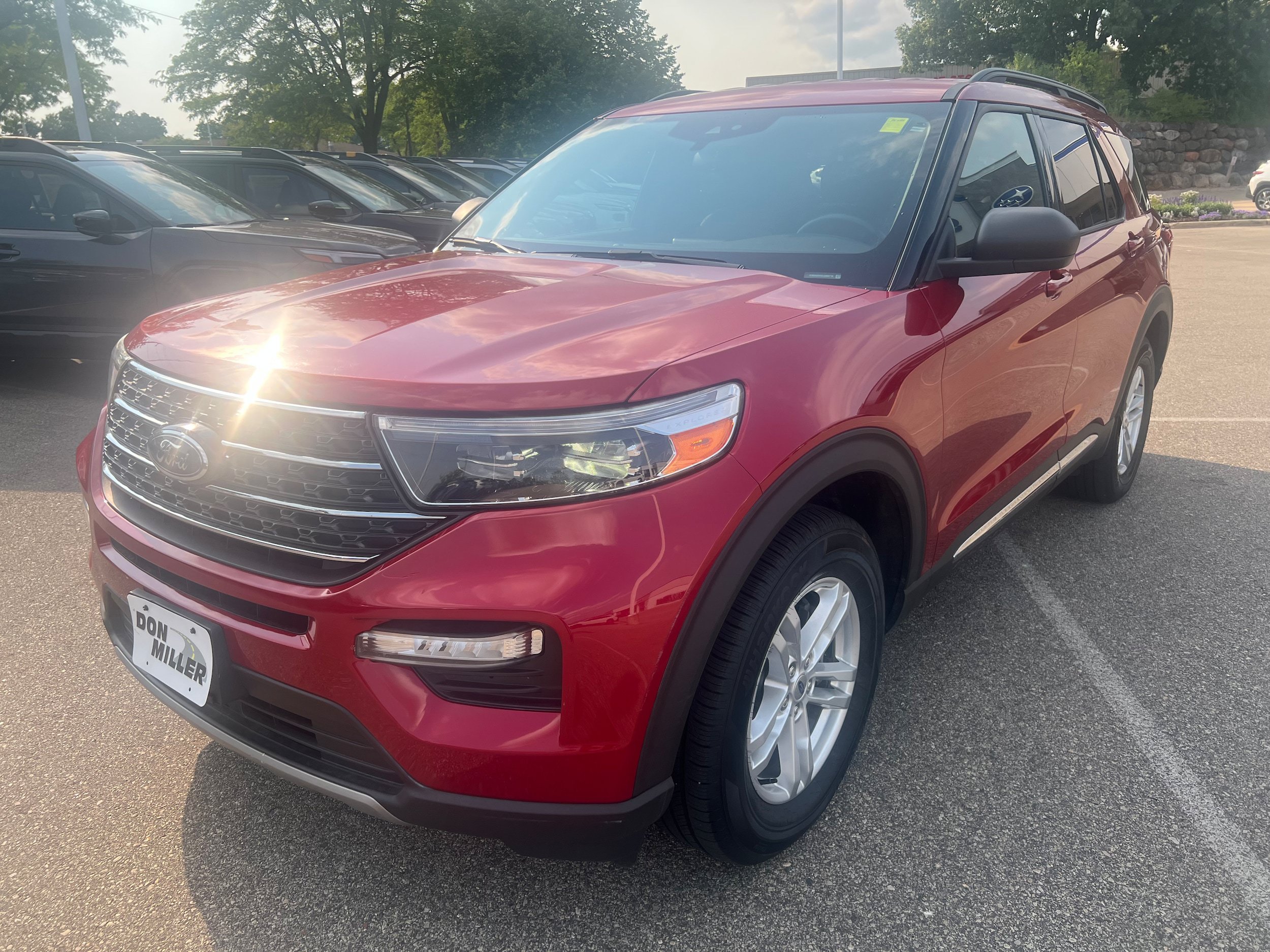 Used 2020 Ford Explorer XLT w/ Equipment Group 202A AWD/4WD image 3
