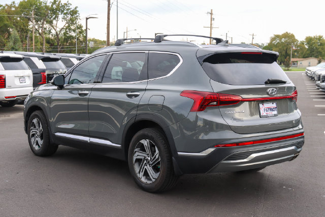 Used 2022 Hyundai Santa Fe SEL w/ Convenience Package FWD image 5