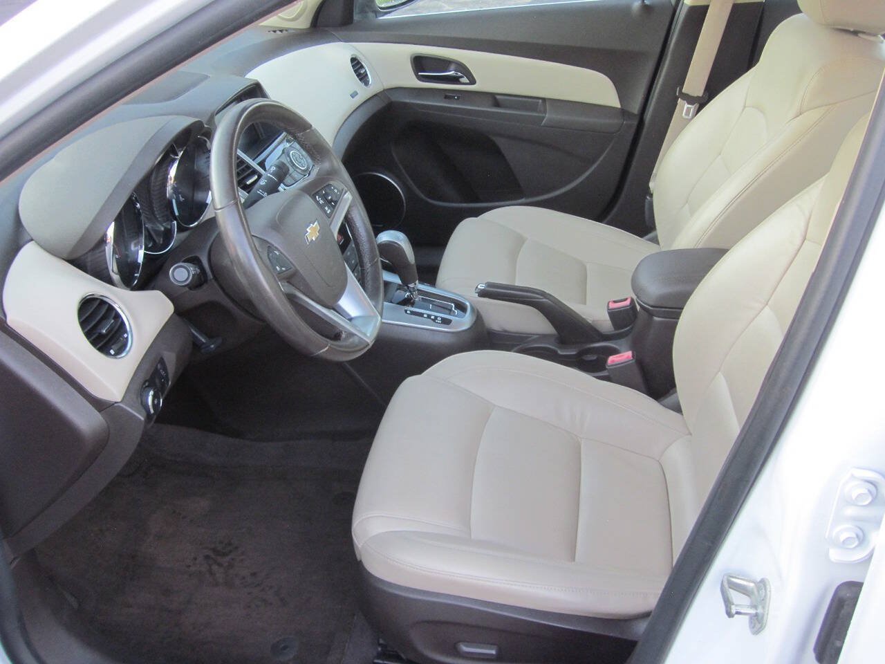 Used 2012 Chevrolet Cruze LTZ FWD image 10