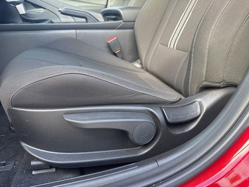 Used 2025 Hyundai Elantra Sport image 17