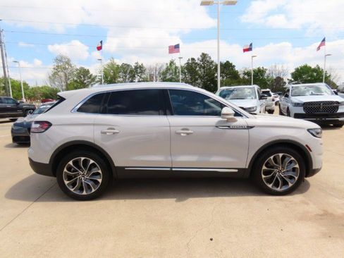 Certified 2023 Lincoln Nautilus Reserve w/ Luxury Package image 8