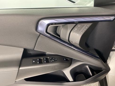 Used 2025 BMW X3 xDrive30i w/ Premium Package image 11