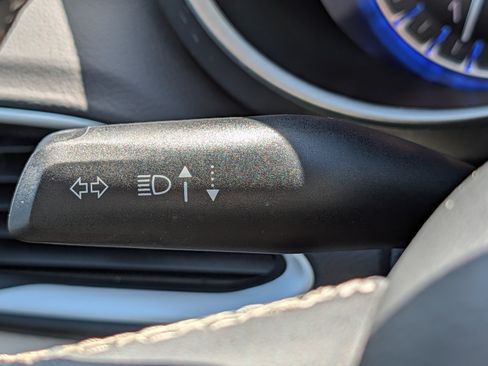 Used 2024 Chrysler Pacifica Touring-L FWD image 32