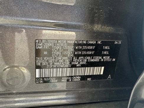 Used 2025 Toyota RAV4 XLE AWD/4WD image 39
