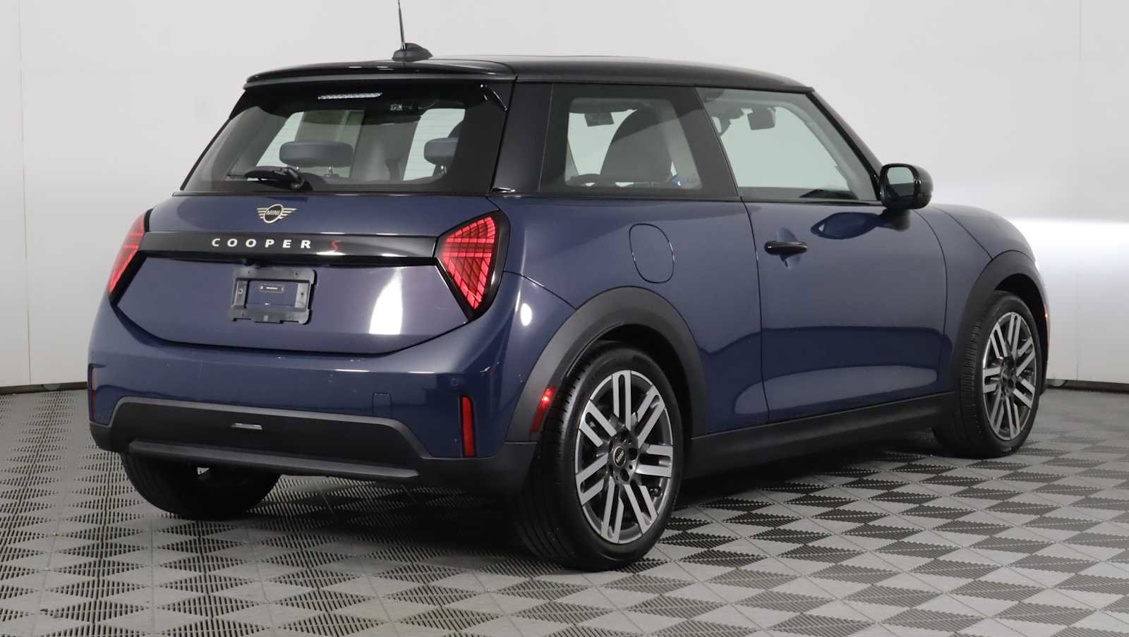 Used 2025 MINI Cooper S FWD image 7