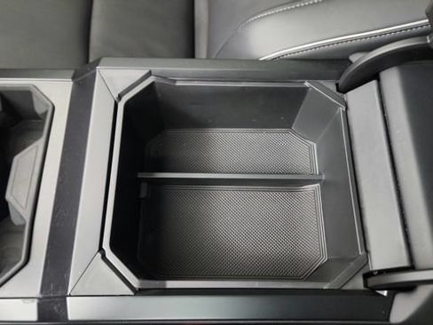 Used 2024 Tesla Cybertruck AWD Crew Cab image 83