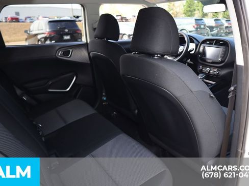Used 2025 Kia Soul LX w/ LX Technology Package image 23