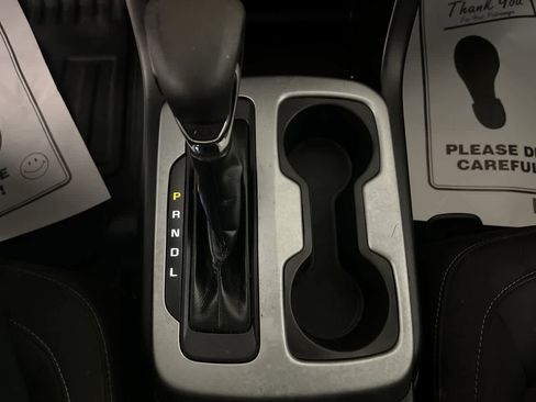 Used 2022 Chevrolet Colorado LT w/ Fleet Safety Package image 22