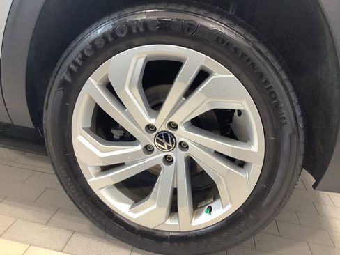 Used 2021 Volkswagen Atlas SE w/ Panoramic Sunroof Package image 29