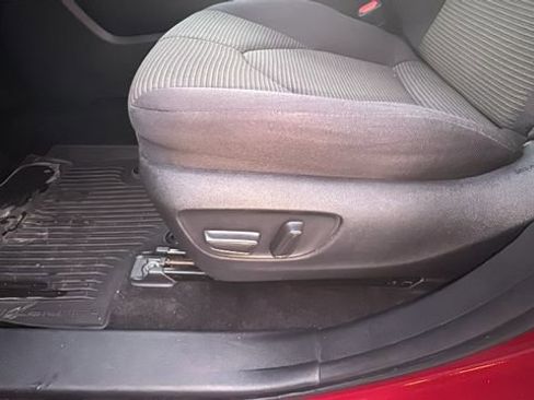 Used 2024 Toyota Highlander LE image 27